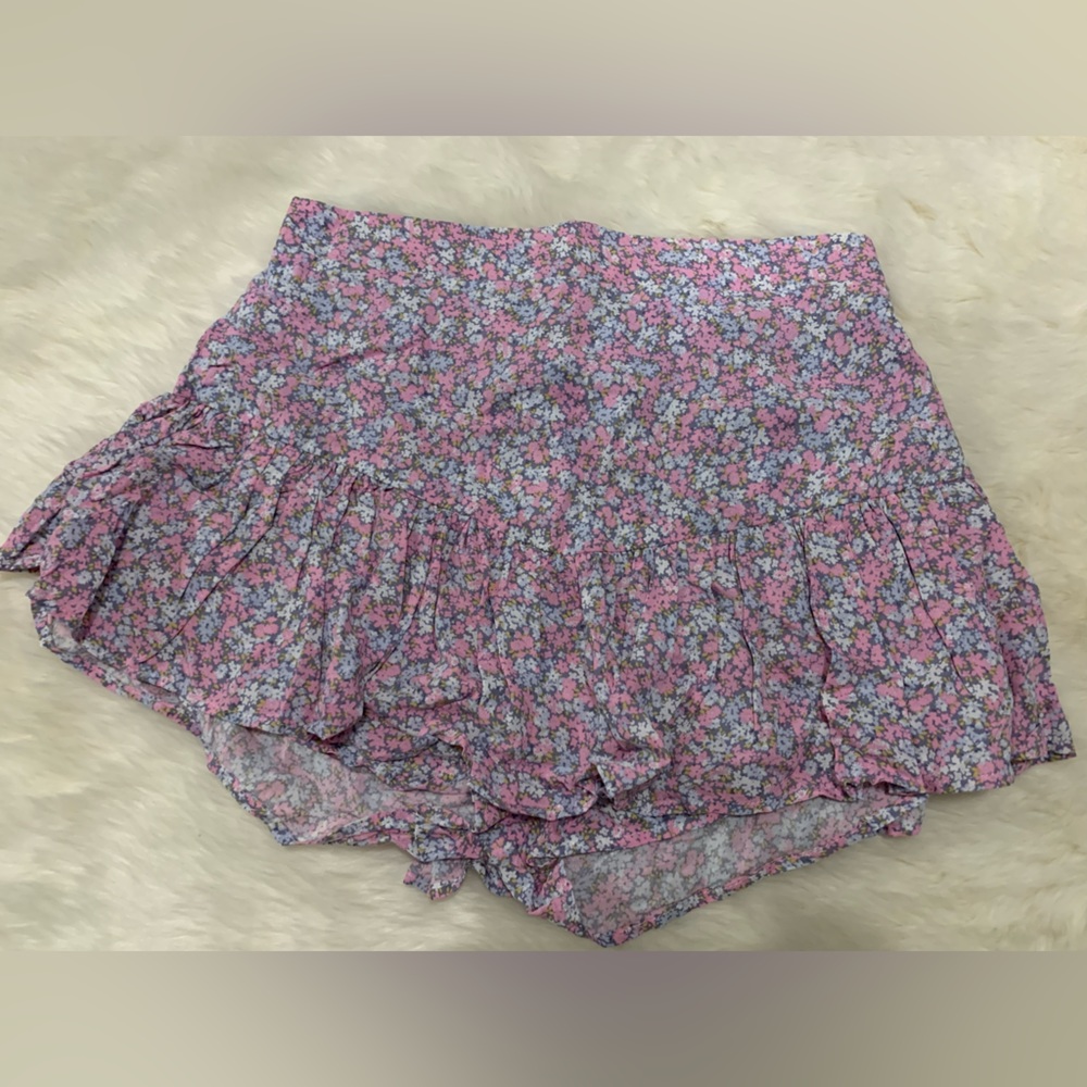 New No Comment Floral Pink Gray Rayon SKORT Ruffle Skirt / Shorts Junior size M